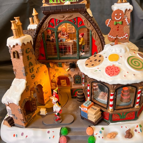 Lemax Mrs. Claus' Kitchen Christmas Village - Picture 3 of 6